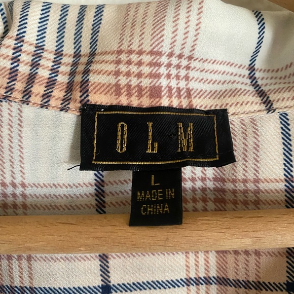 Large Peach and Blue OLM Button Up Blouse - Picture 2 of 4